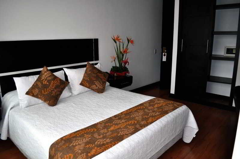 Hotel Quality Comfort House Bogotá Extérieur photo