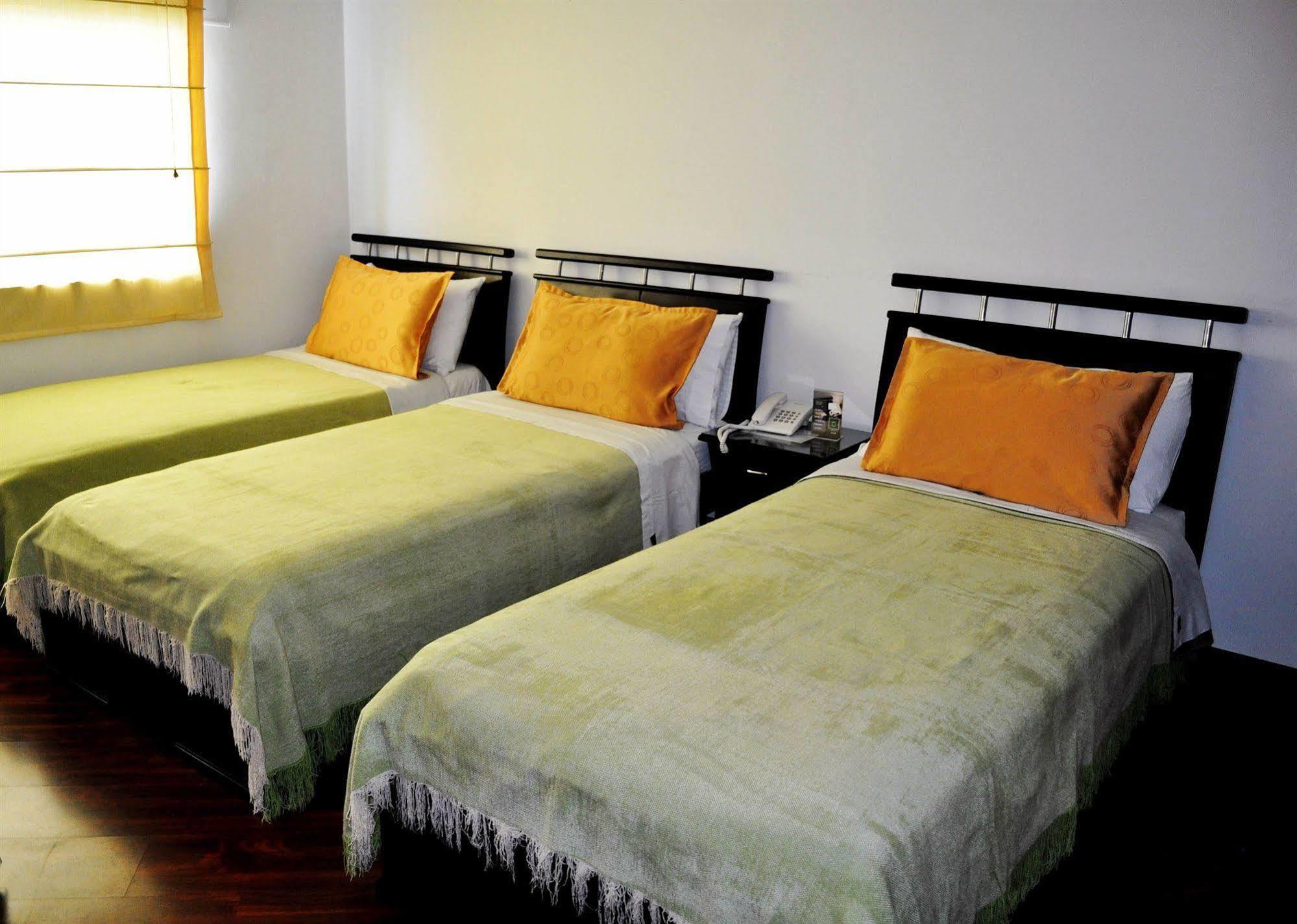 Hotel Quality Comfort House Bogotá Extérieur photo