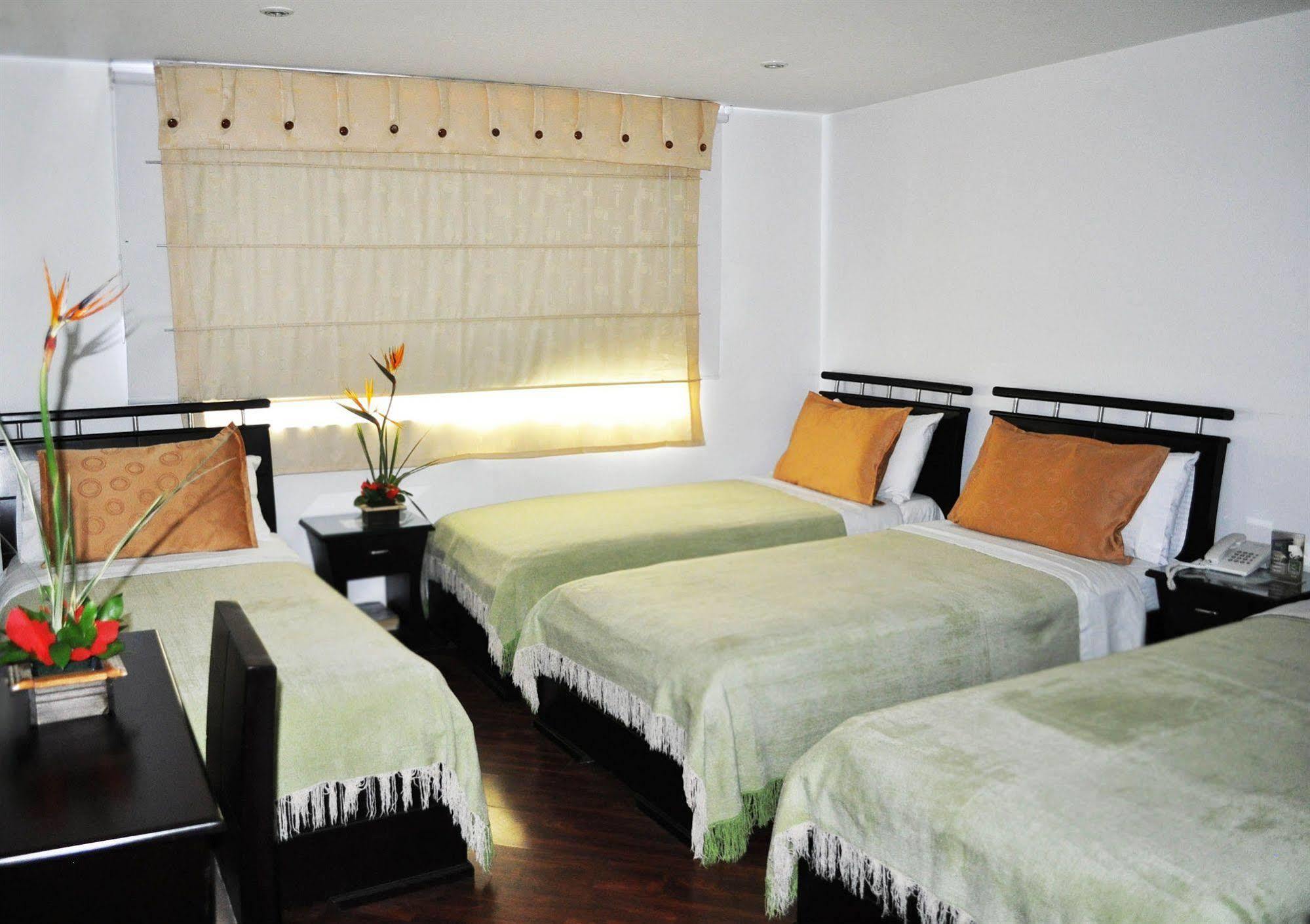 Hotel Quality Comfort House Bogotá Extérieur photo