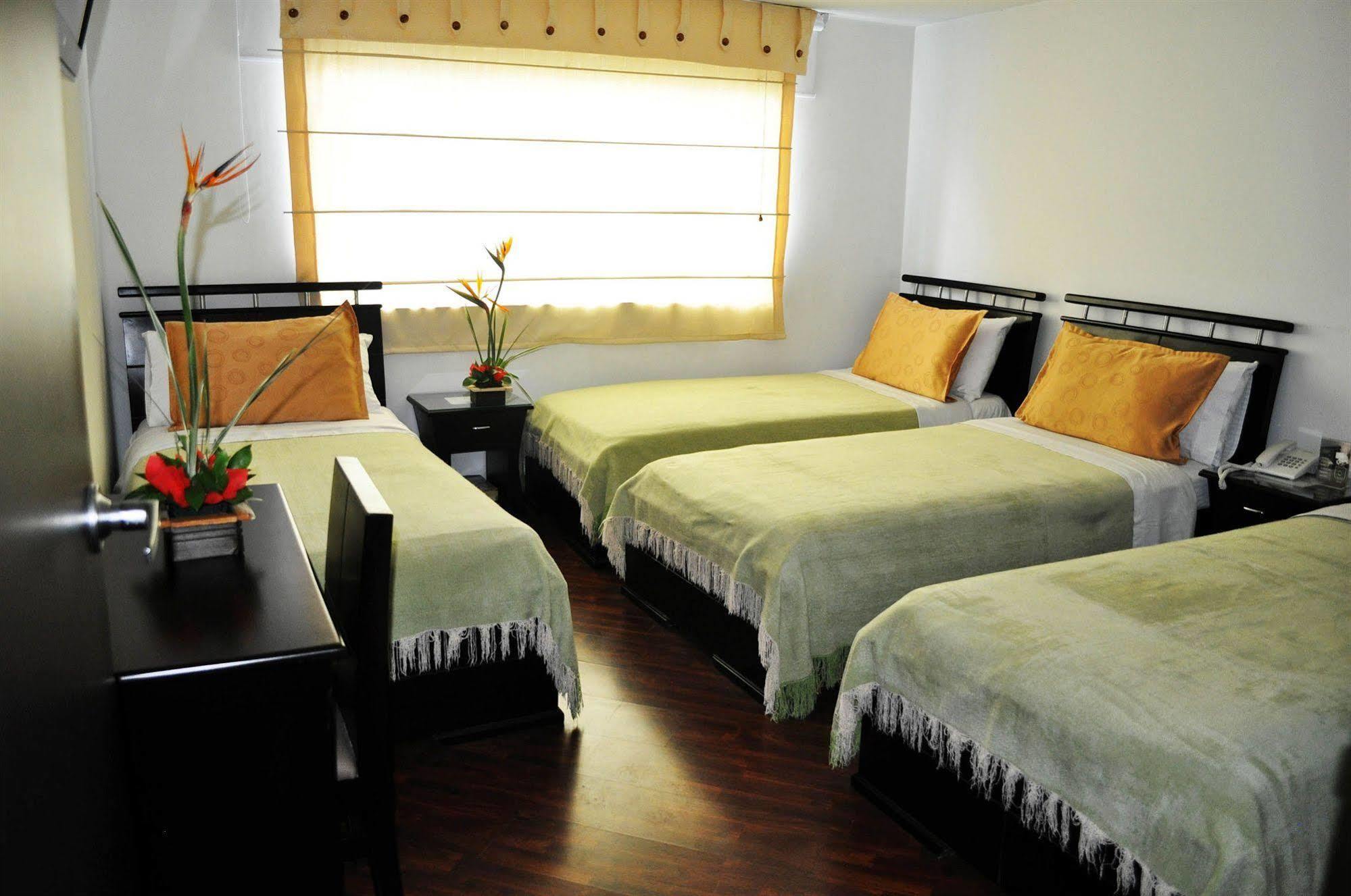 Hotel Quality Comfort House Bogotá Extérieur photo